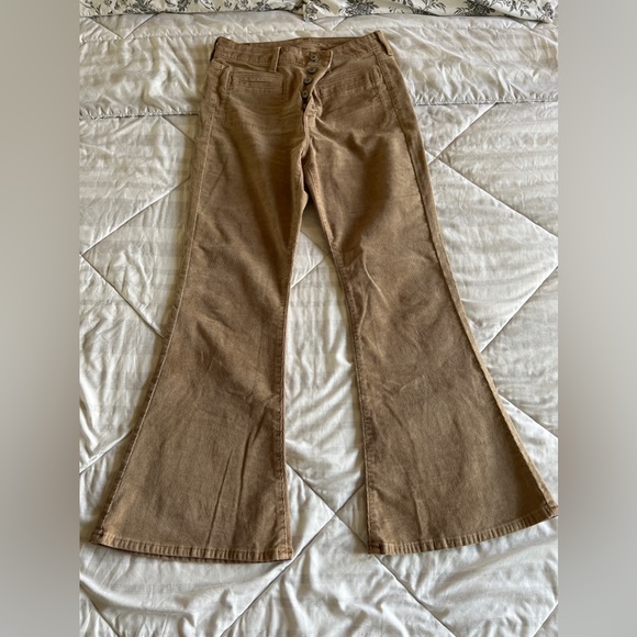 American Eagle Stretch Corduroy Super High-Waisted Flare Pant (SHORT) - Picture 2 of 7